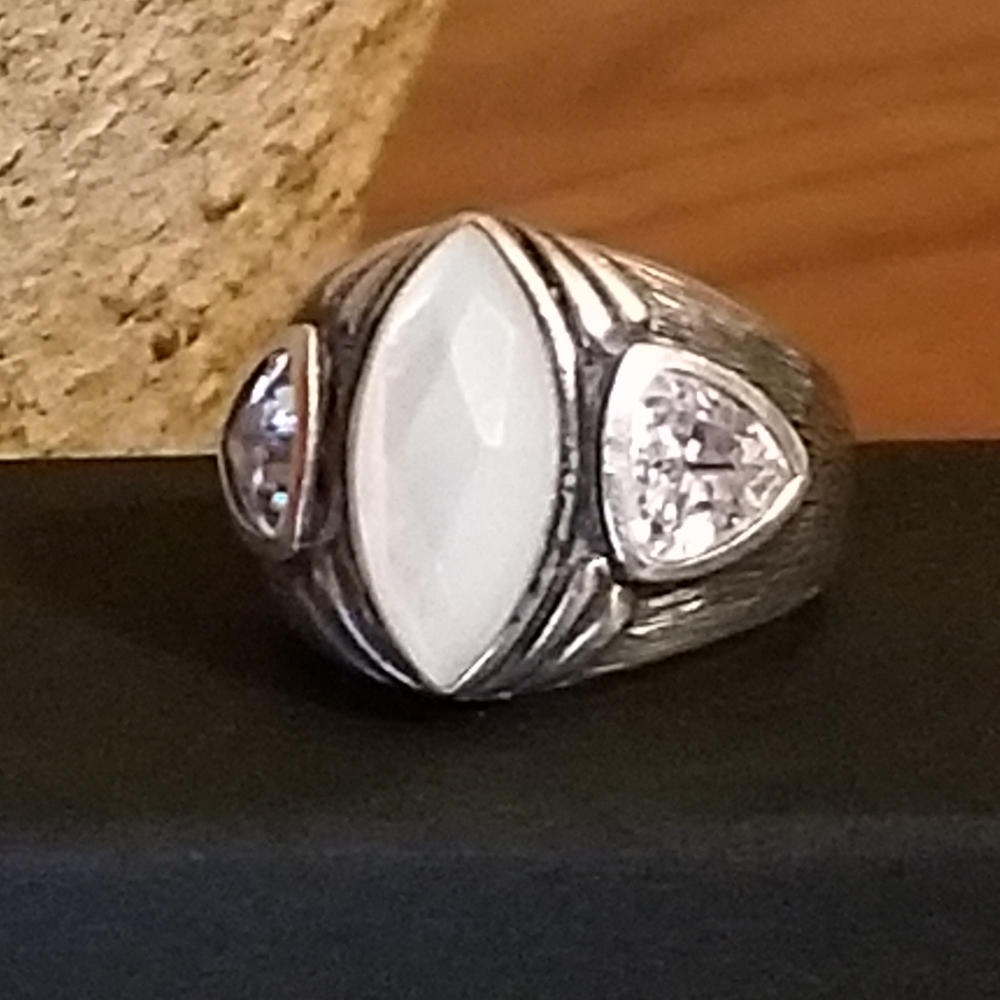 Silpada Sterling Silver & M.O.P. Ring